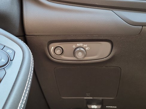 Used 2024 Buick Encore GX Avenir w/ Avenir Technology Package image 12