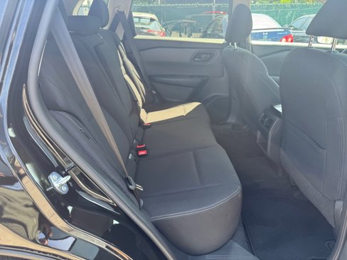 Used 2024 Nissan Rogue S image 36