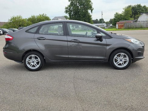 Used 2018 Ford Fiesta SE image 5