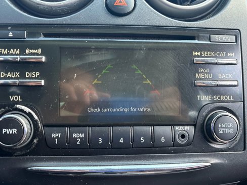 Used 2014 Nissan Rogue S image 9