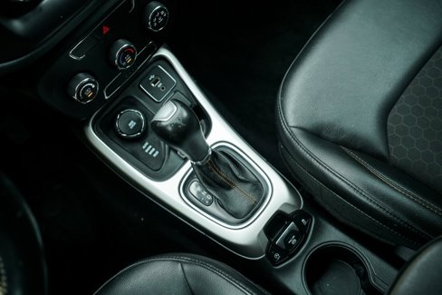 Used 2018 Jeep Compass Latitude image 30