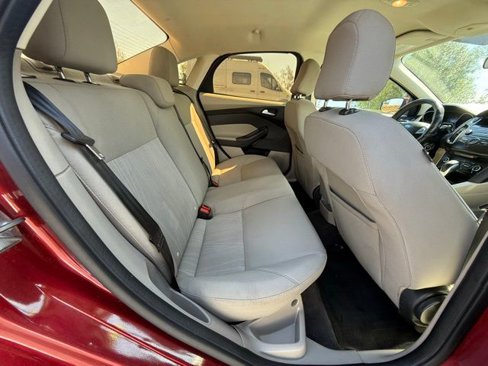 Used 2017 Ford Focus SE image 14