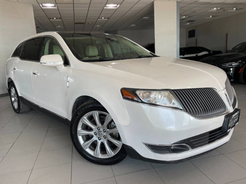 Used 2013 Lincoln MKT AWD image 1