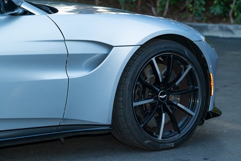 Used 2023 Aston Martin V8 Vantage Roadster image 10