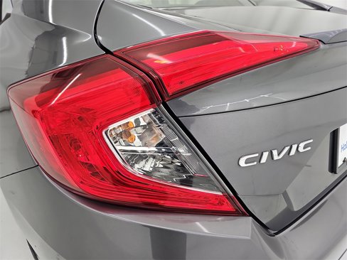 Used 2018 Honda Civic Touring image 39