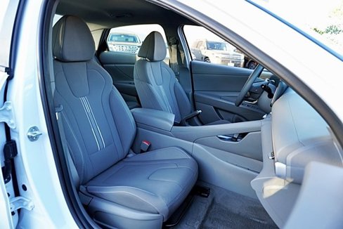 Certified 2024 Hyundai Elantra SEL image 12