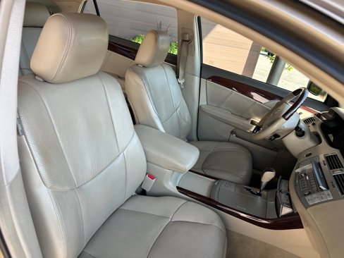 Used 2010 Toyota Avalon XL image 16
