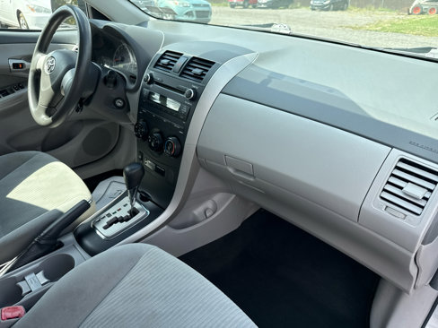 Used 2010 Toyota Corolla image 19