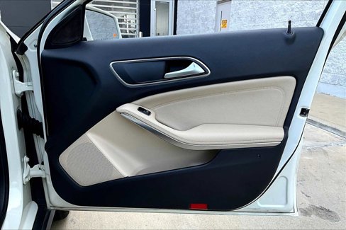 Used 2016 Mercedes-Benz GLA 250 image 18