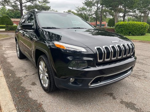 Used 2017 Jeep Cherokee Limited image 7