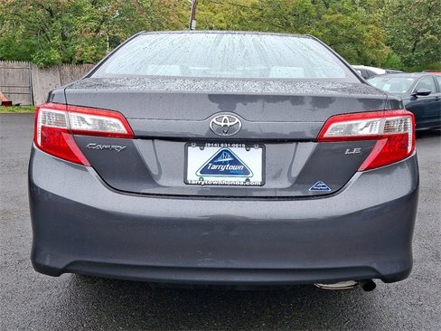 Used 2012 Toyota Camry image 5