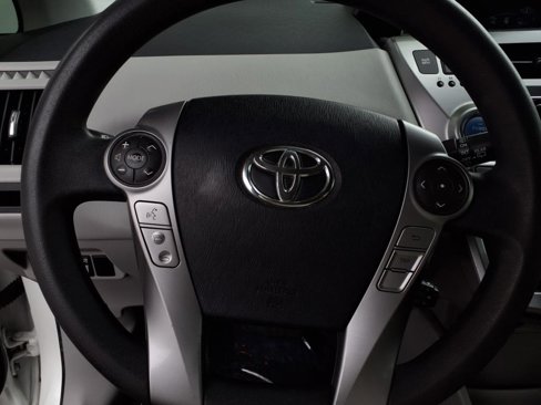 Used 2016 Toyota Prius V Three image 12