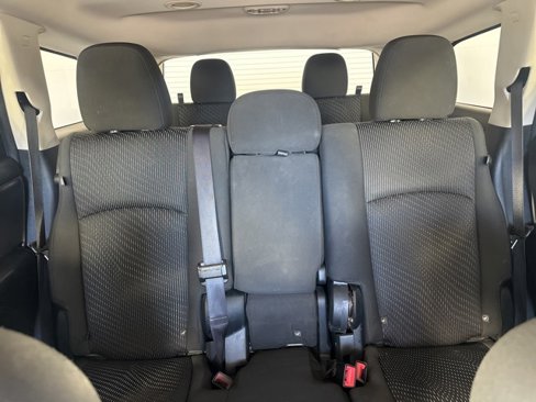Used 2017 Dodge Journey SE w/ Flexible Seating Group image 16