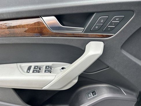 Used 2018 Audi Q5 2.0T Premium Plus image 17