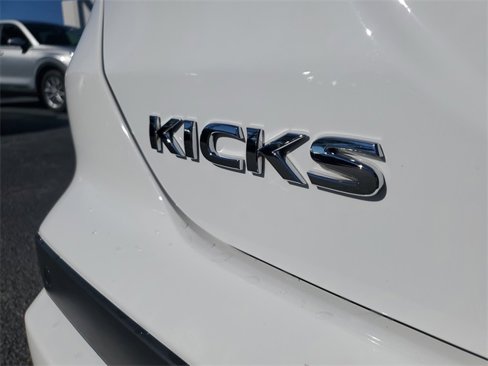Used 2024 Nissan Kicks S image 7