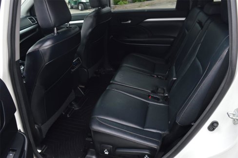 Used 2015 Toyota Highlander XLE image 12