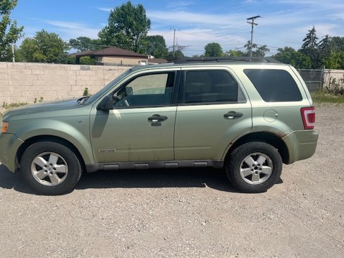 Used 2008 Ford Escape XLT image 2