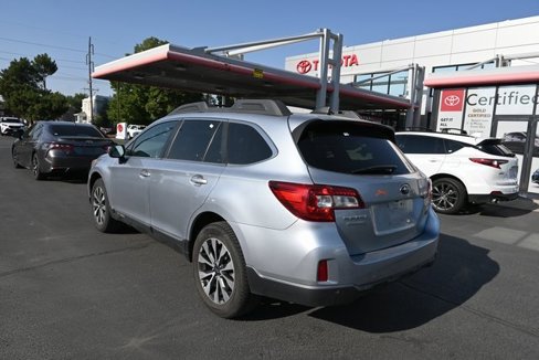 Used 2017 Subaru Outback 2.5i Limited image 9