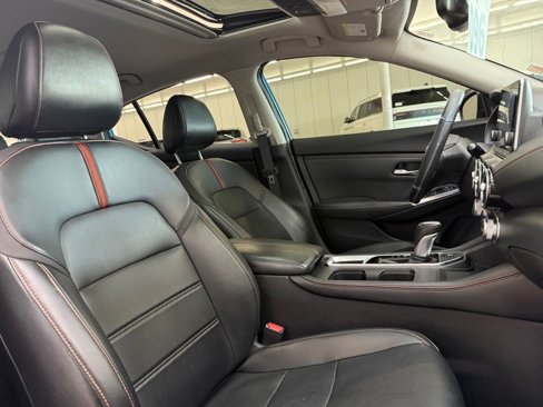 Used 2021 Nissan Sentra SR w/ SR Premium Package image 9