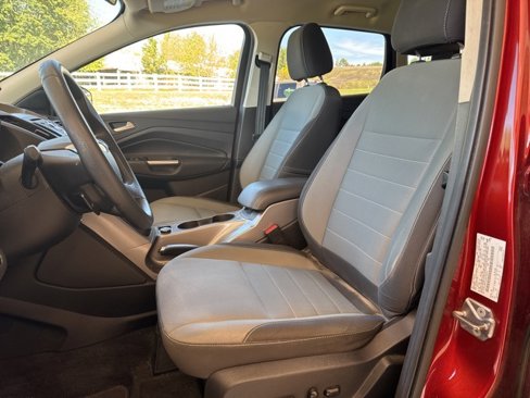 Used 2016 Ford Escape SE image 9