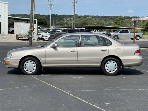 Used 1996 Toyota Avalon XL image 4