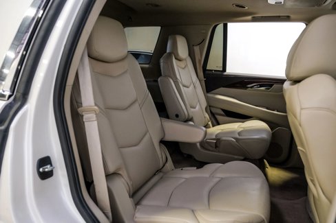 Used 2015 Cadillac Escalade Premium image 25