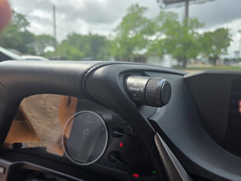 Used 2021 Lexus ES 350 w/ Premium Package image 19