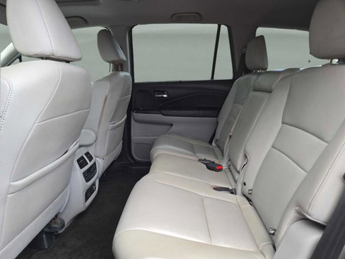Used 2020 Honda Pilot Touring image 14