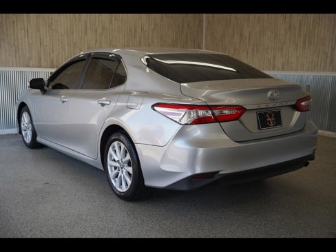 Used 2018 Toyota Camry LE image 7