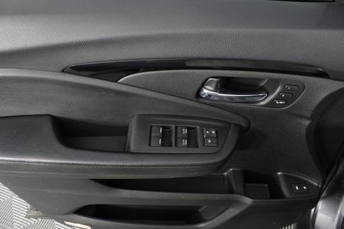 Used 2017 Honda Pilot Touring image 15