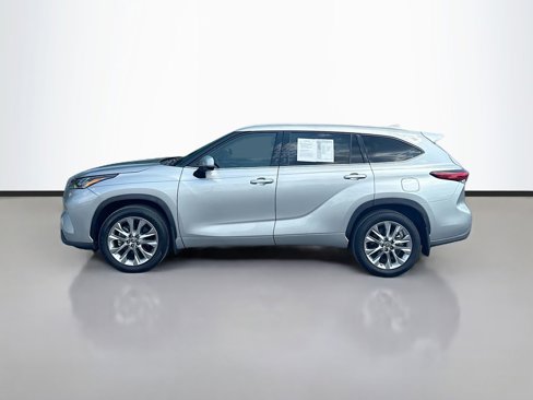 Used 2023 Toyota Highlander Limited image 8