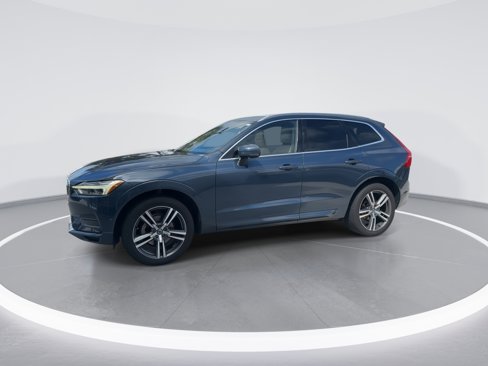 Used 2018 Volvo XC60 T5 Momentum w/ Vision Package image 5