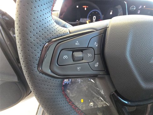 New 2025 Chevrolet Trax RS image 33