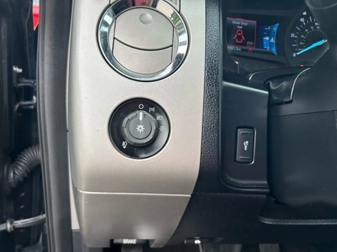 Used 2015 Ford Expedition EL XLT w/ Equipment Group 202A image 13