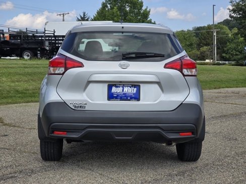 Used 2019 Nissan Kicks S image 10