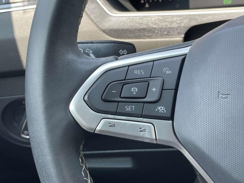 Used 2022 Volkswagen Tiguan SE image 22