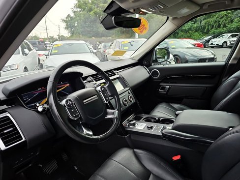 Used 2018 Land Rover Discovery SE image 32