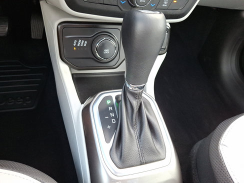 Used 2020 Jeep Renegade Limited w/ UConnect 8.4 Nav Group image 16