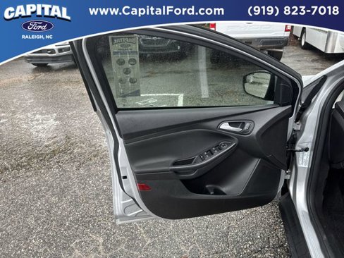 Certified 2017 Ford Focus SE image 19