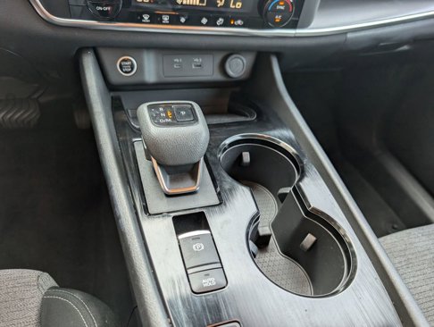 Used 2023 Nissan Rogue SV image 19