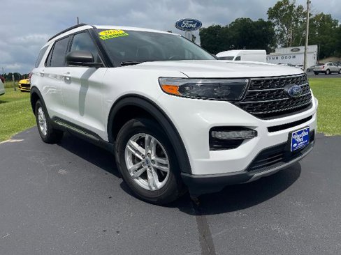 Certified 2023 Ford Explorer XLT w/ Equipment Group 202A image 4