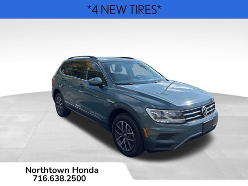 Used 2020 Volkswagen Tiguan SE w/ Panoramic Sunroof Package image 2