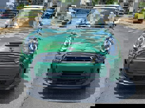 Certified 2024 MINI Cooper SE image 3