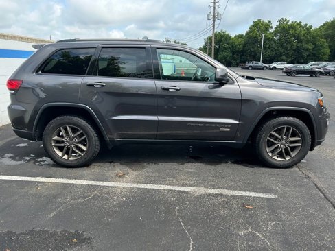 Used 2016 Jeep Grand Cherokee Laredo 75th Anniversary image 6