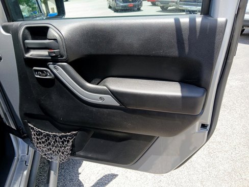Used 2013 Jeep Wrangler Unlimited Sport image 14