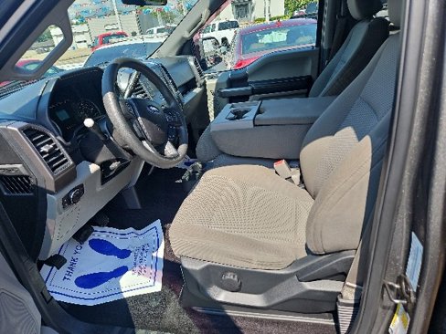 Used 2017 Ford F150 XLT image 9