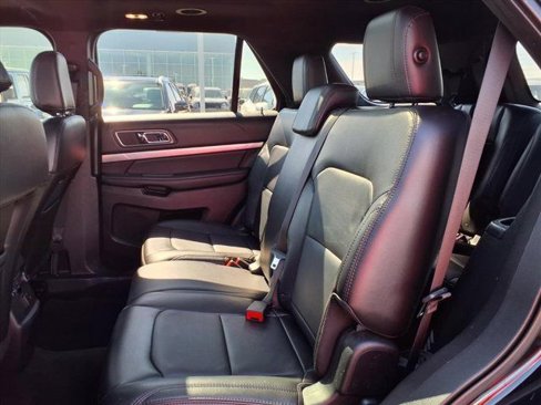 Used 2018 Ford Explorer XLT w/ Equipment Group 202A image 10