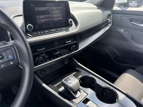 Used 2024 Nissan Rogue SV image 45