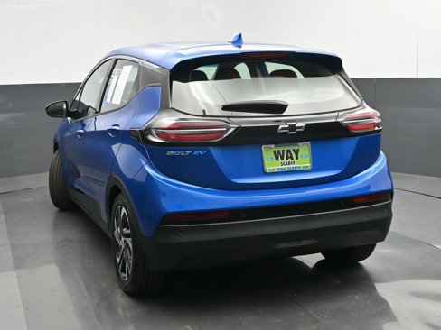 Used 2023 Chevrolet Bolt LT w/ Infotainment Package image 4