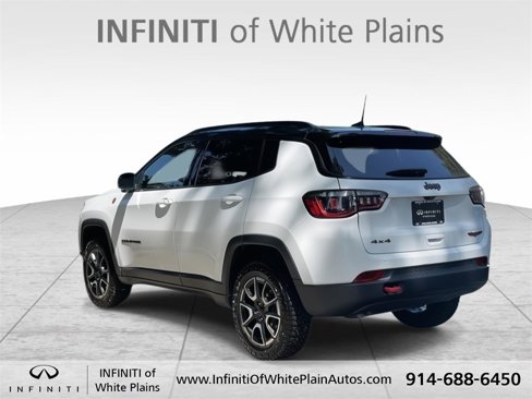 Used 2024 Jeep Compass Trailhawk image 5